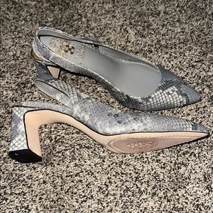 NEW-Vince Camuto Silver Snakeskin Slingback Heels Size 6